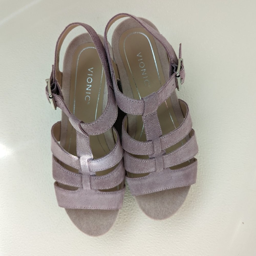New Vionic Hoola Tawny Purple Mauve T-Strap Wedge Platform Sandal